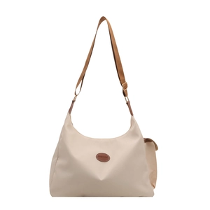 Grand sac cabas hobo en nylon beige avec bandoulière marron réglable pour le quotidien