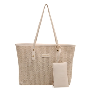 Sac cabas en paille beige avec tissage à chevrons, bretelles et mini pochette assortie