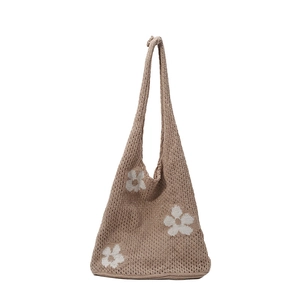 Sac fourre-tout rétro en maille ajourée avec fleurs blanches et texture marron