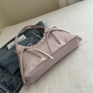 Sac fourre-tout lavande métallisé style ballet avec rubans décoratifs et zips doubles