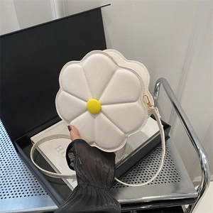 Daisy Blume Geformte Umhängetasche Für Frauen PU Leder 3D Blütenblätter Mini Runde Schultertasche Süße Kawaii Sommer Mode