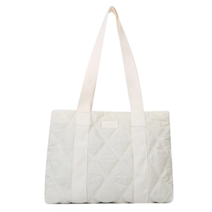 Quilted oxford tote bag with large capacity and minimalist diamond pattern design