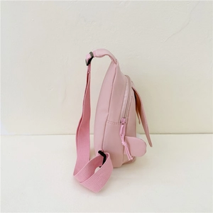 Rosafarbene Brusttasche für Mädchen mit langen Hasenohren und verstellbarem Gurt