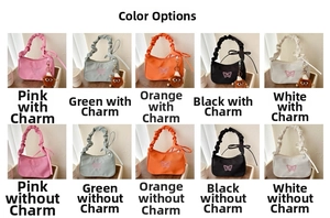 Détails de broderie papillon et poignée froncée sur sacs hobo de couleurs variées