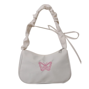 Sac sous le bras blanc crème avec broderie papillon et bandoulière froncée