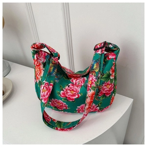 Sac hobo vert style ethnique avec imprimés floraux pivoine rose et phénix