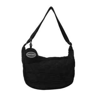 Bolso bandolera de nailon acolchado negro con patrón de rombos y monedero redondo