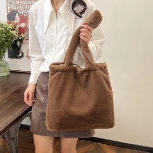 Brown fuzzy plush tote bag with large capacity, ideal for autumn and winter fashion