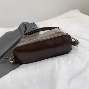 Vintage large capacity dark brown faux leather shoulder bag with gold hardware