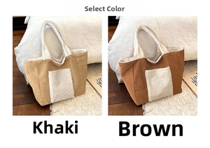 Dettaglio di borse tote in tela kaki e marrone con tasche in morbido pile bianco
