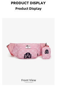 Vue de face de l'ensemble sac à bandoulière en velours côtelé rose avec logo