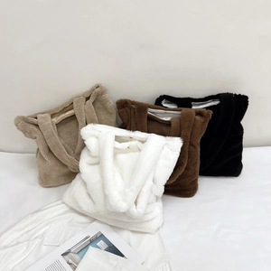 Minimalist faux shearling tote bags in four solid colors for autumn and winter style