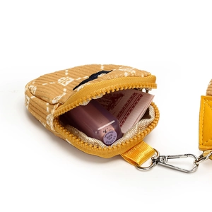 Sac de poitrine en velours côtelé jaune à motif floral avec mousqueton en métal