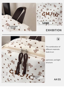 Detailansichten des Cord-Rucksacks mit braunen Schleifenmustern und Stick-Logo