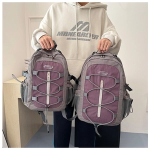 Détail de sacs à dos outdoor multifonctions avec cordons élastiques et grande capacité