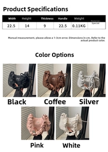 Detaillierte Größentabelle für minimalistische Wolken-Tasche mit Maßen und fünf Farben