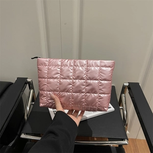 Quilted Cosmetic Bag Large Capacity Toiletry Organizer Puffy PU Leather Zipper Clutch For Women Travel