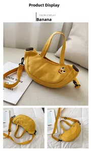Vues détaillées du sac bandoulière banane en toile jaune avec imprimé visage souriant
