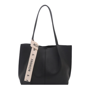 Borsa tote nera minimalista in pelle PU con nastro decorativo e lunghe tracolle sottili