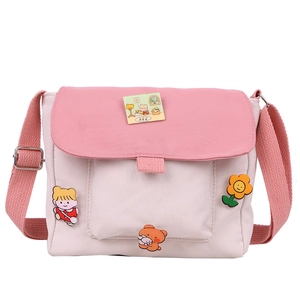 Sac bandoulière mignon en toile rose et beige de style japonais avec patchs cartoon