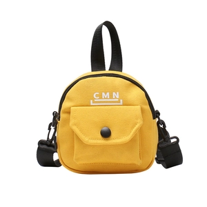 Mini sac à bandoulière en toile jaune avec logo CMN et sangle noire réglable