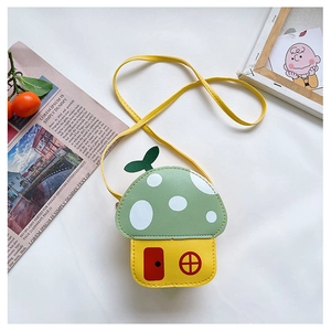 Sac bandoulière enfant en forme de champignon jaune et vert avec des pois blancs et sangle