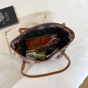 Sac cabas tissé style ethnique à grande capacité avec poignées en cuir marron chic