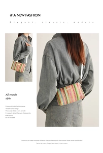 Détail du sac enveloppe tressé arc-en-ciel avec bandoulière en cuir blanc réglable