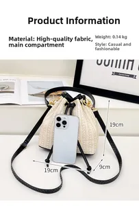 Dimensioni dettagliate della borsa a secchiello intrecciata: 19x19 cm e peso di 0,14 kg