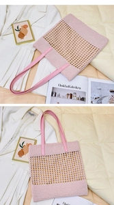 Détail du sac cabas rose au crochet avec motif maille et anses en cuir synthétique