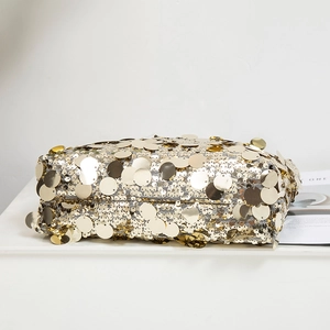 Borsa sottobraccio chic con paillettes dorate da donna con texture scintillante