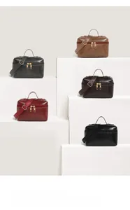 Detailed showcase of oil-wax leather bags in five colors with gold double zippers