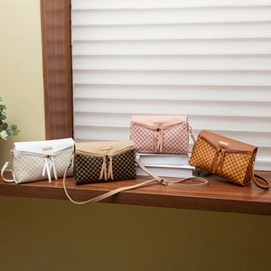 Women Crossbody Bag PU Leather Geometric Print Vintage Shoulder Handbag With Tassel Details For Daily Fashion Accessory