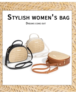 Drei schicke halbrunde Strohhandtaschen in Schwarz, Creme und Braun mit PU-Leder-Besatz