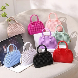 Sac À Main Chic En Forme De Coquillage En PVC Style Jelly Avec Texture À Bulles 3D Et Bandoulière Chaîne Métallique