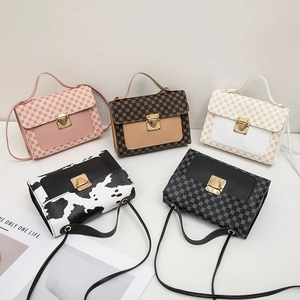 Sac À Bandoulière En Similicuir Pour Femme Imprimé Vache Géométrique Rétro Petit Sac À Main Carré Avec Boucle Verrouillage Métal