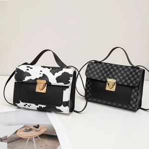 Sacs à bandoulière tendance à motif damier et vache avec fermoirs dorés chic