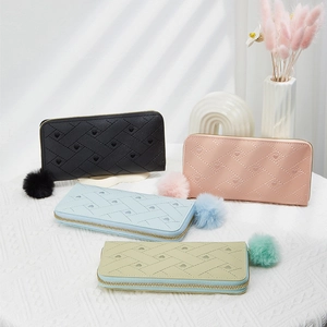 Portafoglio Lungo Donna Pelle PU Ricamo Cuore Trama Intrecciata Cerniera Borsello Con Cinturino Da Polso E Ciondolo Pompon Elegante