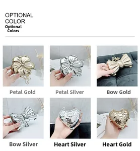 Dettaglio mini pochette metalliche a forma di fiore, fiocco e cuore in finiture oro e argento
