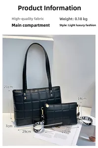 Gros plan de sacs à main noirs en similicuir matelassé avec clous dorés et bandoulière