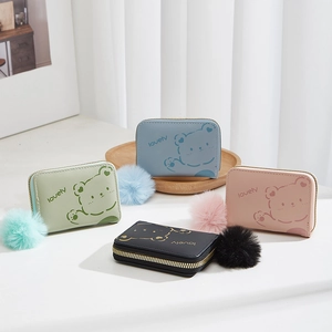 Mini Porte Monnaie Dessin Animé Ours En Cuir PU Porte Cartes Avec Pendentif Boule De Peluche Fermeture Éclair Pour Femmes