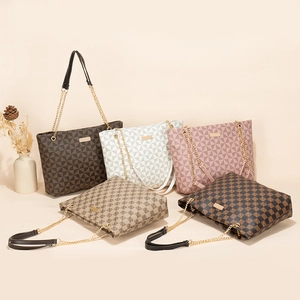 Grand Sac Fourre-Tout Pour Femmes Cuir PU Imprimé Géométrique Triangle Bandoulière Chaîne Métallique Mode Quotidienne