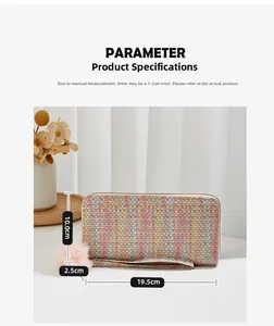 Dimensions détaillées du portefeuille tissé à carreaux avec fermeture éclair et pompon
