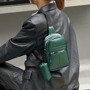 Dunkelgrüne Crossbody-Tasche für Damen mit FITRIGHT-Gurt und abnehmbarem Münzfach