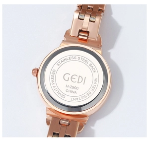 Vista macro dell'orologio GEDI H-2900 con fondello in acciaio inossidabile e impermeabile