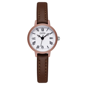 Orologio al quarzo da donna vintage con cinturino in pelle marrone e cassa in oro rosa su bianco