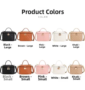 Sacs à main matelassés en noir, marron, rose, blanc et kaki avec zips dorés