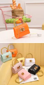 Mini sacs gelée motif crocodile en plusieurs couleurs avec poignées bambou et chaînes