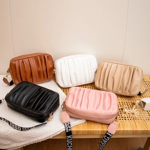 Sac Bandoulière En Cuir PU Plissé Femmes Tendance Plis Verticaux Sac À Épaule Large Sangle Lettre Sac À Main Chic