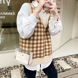 Petit sac bandoulière transparent classique avec pochette blanche et gilet en tricot